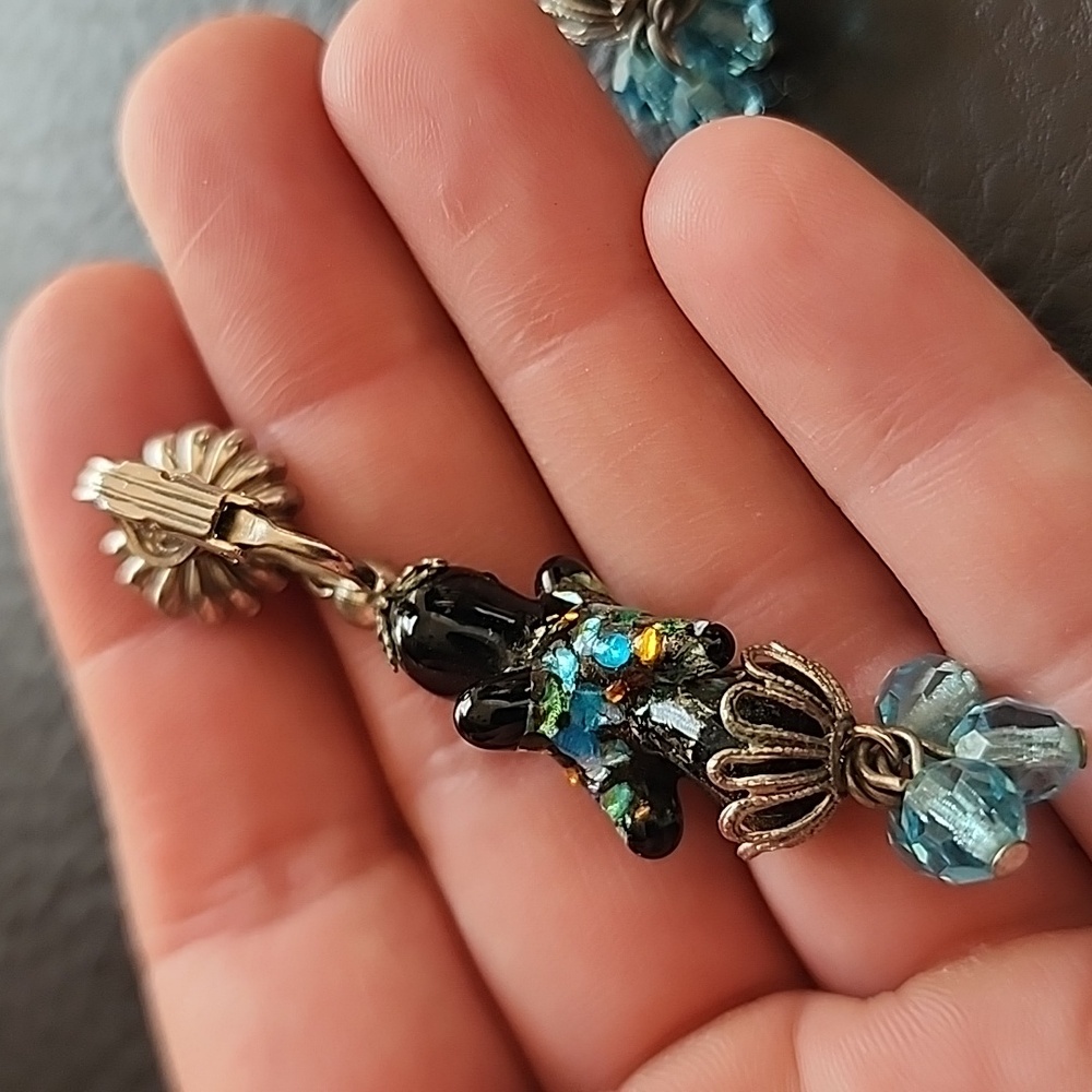 VTG clip on earrings - Picture 8 of 9